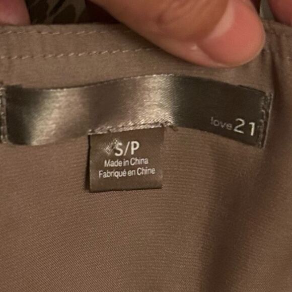 Love 21 Tan, Gray, and White Pleated Tie Front Sheath Midi Dress Size Small - Picture 7 of 9